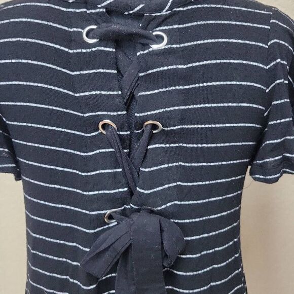 a.n.a Short Flutter Sleeve Scoop Neck Back Tie Relaxed Blouse - Picture 3 of 7